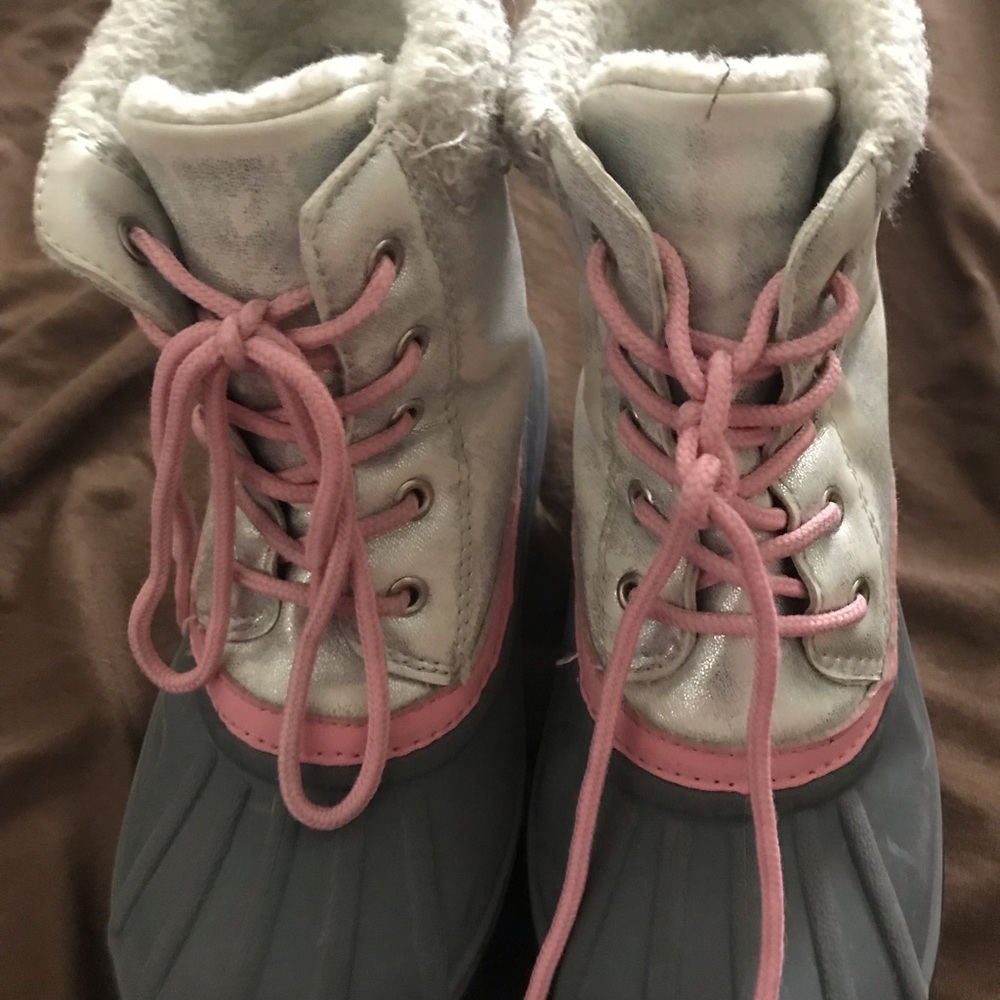 Snow boots